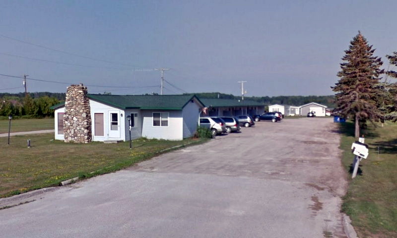 Red Barn Motel - Street View (newer photo)